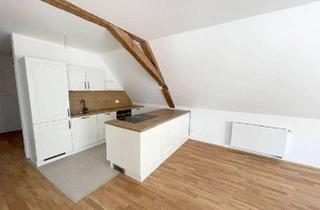 Wohnung kaufen in 94474 Vilshofen, Traumhafte große, ab 1.7. freie 3-Zimmer-Maisonette-Wohnung in historischem Gebäude -Denkmalschutz