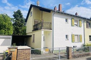Haus kaufen in 64546 Mörfelden-Walldorf, Reihenendhaus - Zweifamilienhaus in Mörfelden-Walldorf - Renovierungsbedürftig