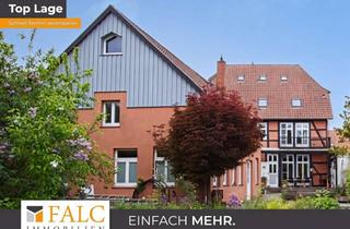 Haus kaufen in 19230 Hagenow, Exklusives Anwesen mit separatem Potenzial für berufliche Nutzung