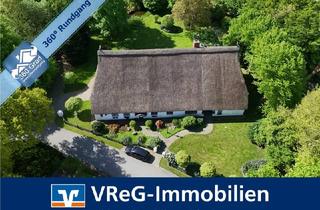 Immobilie kaufen in 25582 Kaaks, Reetgedecktes Traumhaus mit großem Grundstück und Einliegerwohnung – Stilvoll & Besonders
