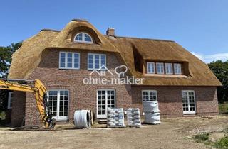 Doppelhaushälfte kaufen in 25938 Dunsum, Neues exklusives Reetdachhaus DHH in ruhiger Lage!