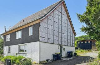 Haus kaufen in 59889 Eslohe, Sanierungsbedürftiges Ein-/Zweifamilienhaus mit 7 Zimmern und Lagerhalle in Eslohe - Nichtinghausen