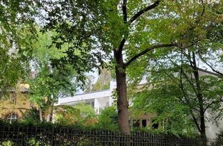 Wohnung kaufen in Johannaplatz, 14193 Berlin, Traumwohnung in Grunewald: 2 Zimmer, Südwest-Balkon, Gartenparadies