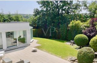 Villa kaufen in 61381 Friedrichsdorf, VON POLL - FRIEDRICHSDORF: Exklusive Bauhaus-Villa - Wohnen und Arbeiten mit Blick auf den Hardtwald