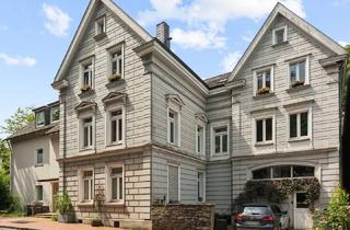 Wohnung kaufen in 42555 Velbert, Altbauwohnung mit Fachwerkdetails und Denkmalschutz in ruhiger Innenstadtlage von Velbert-Langenberg