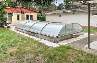 Haus kaufen in 39326 Lindhorst, Romantischer Waldbungalow mit Wintergarten, Pool und großem Grundstück in Lindhorst bei Colbitz