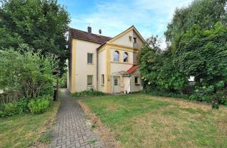 Doppelhaushälfte kaufen in 06618 Naumburg, Platzwunder mit Charme ! Doppelhaushälfte mit EBK und Carport in guter Lage !