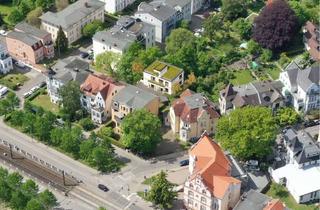 Wohnung kaufen in Wilhelm-Külz-Platz, 18055 Stadtmitte, Exklusive Chance im Bahnhofsviertel mit 5 Zi. und gehobener Ausstattung, Stellplatz, Dachterrasse