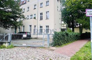 Wohnung kaufen in Cardinalplatz, 12555 Köpenick, Großzügige 224 m² Altbauwohnung mit Kamin, Terrasse & Carport mit E-Ladestation in Köpenick