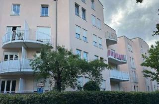 Wohnung kaufen in Maximilian-Kolbe-Allee 15, 81739 München, Attraktive 2 Zi.-Whg. mit Balkon u. TG-Stellplatz in ruhiger Lage in München-Neuperlach