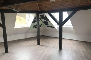 Wohnung mieten in Robert-Koch-Straße 19, 89522 Heidenheim, Dachgeschosswohnung 44 m² – helle, ruhig geschnittene Altbau-Charmewohnung