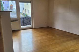 Wohnung mieten in Schillerstraße, 95703 Plößberg, Helle und gepflegte 3-Zimmer-Wohnung mit Balkon und Gartennutzung in Plößberg