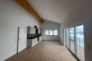 Wohnung mieten in Pfarrer-Siegfried-Kroiß Straße 40, 94113 Tiefenbach, Neubau trifft Komfort: Stilvolle DG-Wohnung mit Einbauküche