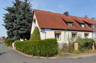 Haus kaufen in 06217 Merseburg, Sanierungsbedürftige DHH, welche noch entrümpelt und entkernt werden muss. Aber in guter Lage.