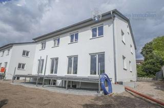 Haus mieten in 91334 Hemhofen, Großzügige, kinderfreundliche DHH mit PV-Anlage, EBK, 2 Bädern und Carport