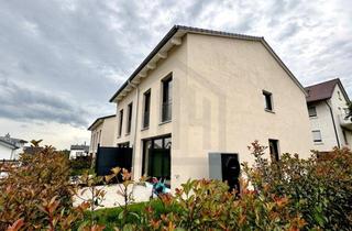 Einfamilienhaus kaufen in 75203 Königsbach-Stein, 4 auf einen Streich: Neubau-DHH Vermietung inklusive