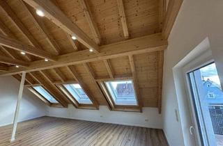 Wohnung kaufen in Dr. Schmitt-Strasse 3, 91315 Höchstadt, Höchstadt a. d. Aisch - REDUCED ! Ohne Provision ! 3 Zimmer DG Wohnung+ Erstbezug + Lift + Garage + Keller ++++