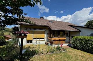 Einfamilienhaus kaufen in 79853 Lenzkirch, Lenzkirch - Schöne Lage in Lenzkirch gewünscht? Hier bitteschön.... familiengerechtes Einfamilienhaus mit zwei Einliegerwohnungen!