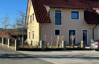 Doppelhaushälfte kaufen in 95490 Mistelgau, Mistelgau - Moderne DHH, mit KNX, PV Anlage und Pool