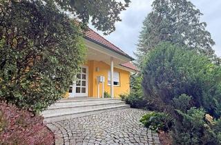 Einfamilienhaus kaufen in August-Bebel-Straße 24, 01468 Moritzburg, Moritzburg - Repräsentatives Einfamilienhaus im Grünen - in ruhiger Lage am Rande des Landschaftsschutzgebietes