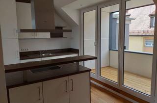 Wohnung mieten in 90403 Altstadt, Nürnberg Altstadt: in 2019 neu ausgebaute top 3-Zimmer DG-Wohnung, Dachloggia, Kochinsel, Parkett