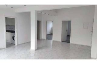 Wohnung mieten in Gerichtstraße 21, 42651 Solingen-Mitte, Geschmackvolle, modernisierte 3-Raum-Dachgeschosswohnung mit Balkon in Solingen