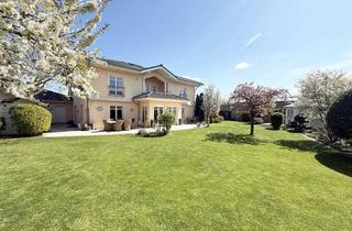 Villa kaufen in 61184 Karben, Mehr als Wohnen – Traumvilla mit Spa & parkähnlichem Garten!