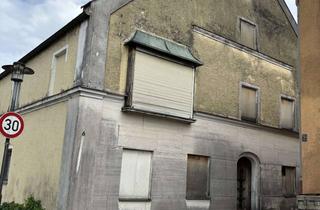 Haus kaufen in Färberstraße, 94431 Pilsting, Haus zum Abriss im Sanierungsgebiet