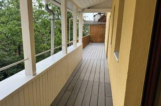 Wohnung kaufen in Stuttgarterstraße 41, 73061 Ebersbach, Familientraum mit Stil: Neu renovierte 5-Zimmer Wohnung Top-Lage mit großer Terrasse & morderne EBK