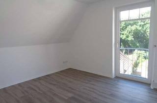 Wohnung mieten in Lange Straße 75, 27580 Lehe, sanierte, helle Dachgeschosswohnung