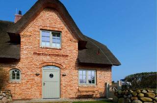 Haus kaufen in 25996 Wenningstedt-Braderup, Fünf Sterne Luxus Domizil (DHH) mit Meerblick in begnadeter Strandlage