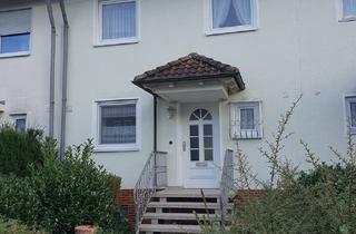 Haus kaufen in 95488 Eckersdorf, Großes, unterkellertes Reihenmittelhaus mit Garage in bevorzugter Lage in Donndorf