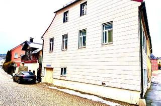 Haus kaufen in 95158 Kirchenlamitz, Kirchenlamitz - Kirchenlamitz - Wohnhaus in der Innenstadt mit Ausbaupotential