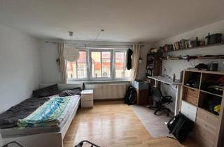 Wohnung kaufen in 93053 Regensburg, Regensburg - Gepflegte 2 ZKB-Wohnung mit Balkon und Tiefgarage am Galgenberg