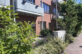 Wohnung kaufen in 13088 Berlin, Berlin - IDYLLE PUR! MODERN AUSGESTATTETE TERRASSENWOHNUNG MITTEN IM MALERISCHEN BAUDENKMAL!