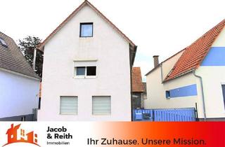 Wohnung kaufen in 76744 Wörth, Maisonette-Wohnung in 2-Familienhaus mit Scheune und Garten!