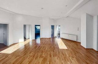 Wohnung kaufen in 01159 Löbtau-Süd, Lichtdurchflutete Dachgeschosswohnung mit tollem Blick über Dresden