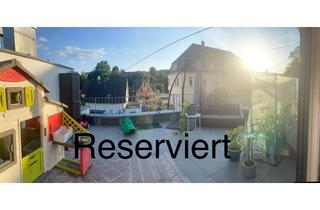 Wohnung kaufen in 72827 Wannweil, Neuwertige Maisonettenwohnung mit Dachterrasse und Balkon - zwei Carports