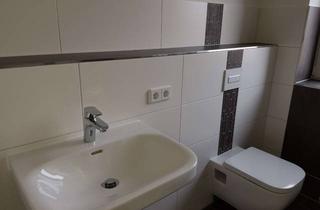 Wohnung mieten in Schillerstraße 22, 39218 Schönebeck, Licht, Luft und Lebensqualität – 3-Raum-Dachgeschosswohnung über den Dächern von Schönebeck