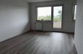 Wohnung mieten in Alt-Friedrichsfelde 79, 10315 Friedrichsfelde, Wohnen in Lichtenberg - Familienwohnung mit Aufzug und Balkon!