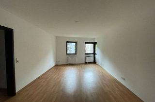 Wohnung mieten in Rennweg 26, 90489 Wöhrd, Zentral gelegene 2-Zimmer-Wohnung mit einer U-Bahn-Station direkt vor der Haustür