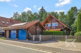Haus kaufen in 95709 Tröstau, Ein Einfamilien-Blockhaus wie aus dem Bilderbuch – mit Weiher direkt vor dem Garten in Tröstau