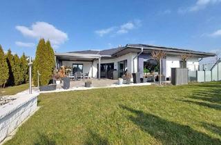 Haus kaufen in 84326 Falkenberg, Eleganz trifft Effizienz: KfW40-Bungalow mit Einliegerwohnung!