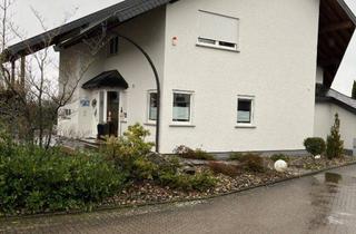 Einfamilienhaus kaufen in 66450 Bexbach, Freistehendes Einfamilienhaus aus dem Jahr 1993 mit kleinem Grundstück