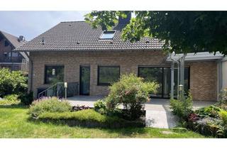 Haus kaufen in Moselstraße 00, 53909 Zülpich, Außergewöhnliche Wohnensemble in Zülpich-Ülpenich für 3 Generationen.