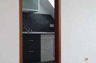 Wohnung kaufen in Heubachstraße, 73037 Göppingen, Dachgeschossflair: 2-Zimmer-Wohnung in Stadtlage