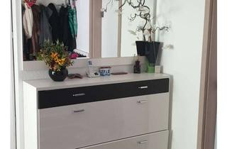 Wohnung kaufen in 73230 Kirchheim, Stilvolle, gepflegte 3,5-Zimmer-Wohnung mit Balkon und Einbauküche in Kirchheim unter Teck