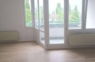 Sozialwohnungen mieten in Striewitzweg 5c, 14513 Teltow, WBS für Brandenburg erforderlich! Top renovierte Single-Wohnung mit Balkon in Teltow!