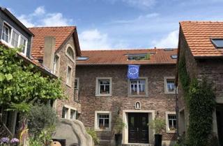 Wohnung mieten in Forsterhütte, 50259 Pulheim, Finden Sie das Besondere: Hochwertige Wohnung in gemütlicher Hofanlage