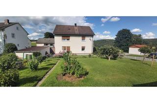 Haus kaufen in 92714 Pleystein, Großes Wohnhaus mit weitläufigem Garten und Garage